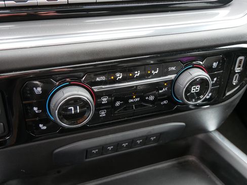 Used 2025 Chevrolet Silverado 3500 High Country w/ Technology Package image 34