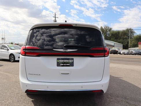 Used 2023 Chrysler Pacifica Touring-L FWD image 20