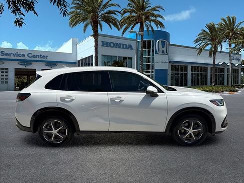 Used 2024 Honda HR-V EX-L image 9