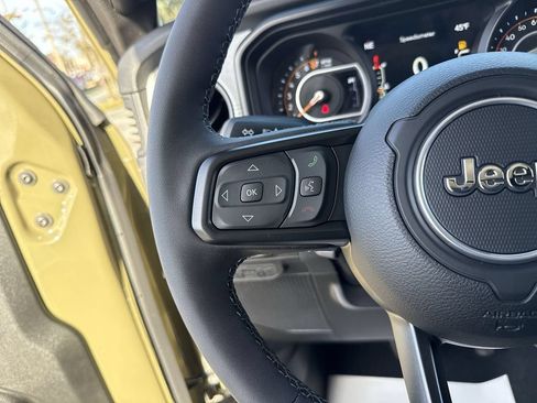 New 2025 Jeep Gladiator Sport AWD/4WD image 15