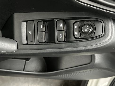 Used 2025 Subaru Crosstrek 2.0i Premium AWD/4WD image 17