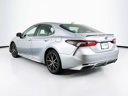 Used 2023 Toyota Camry SE FWD image 5