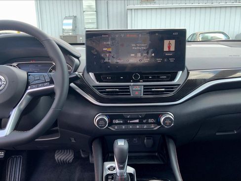 New 2025 Nissan Altima 2.5 SR image 7