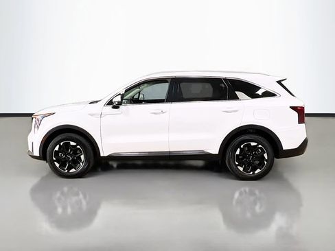 Used 2024 Kia Sorento S image 4