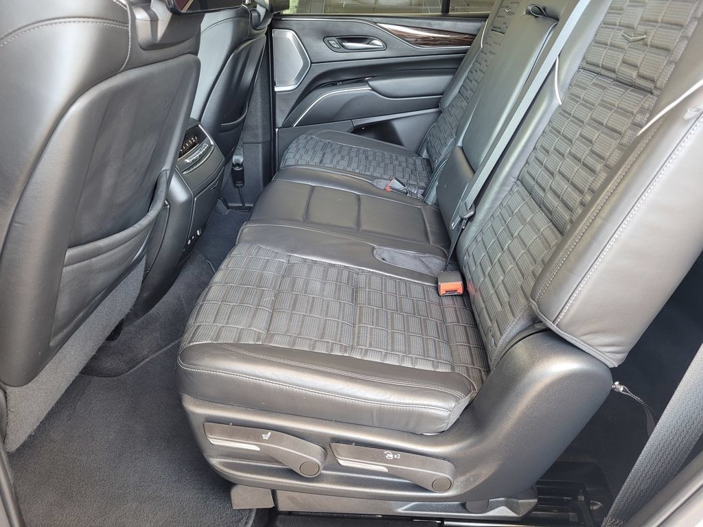 Used 2022 Cadillac Escalade Sport Platinum w/ LPO, ONYX Package AWD/4WD image 8