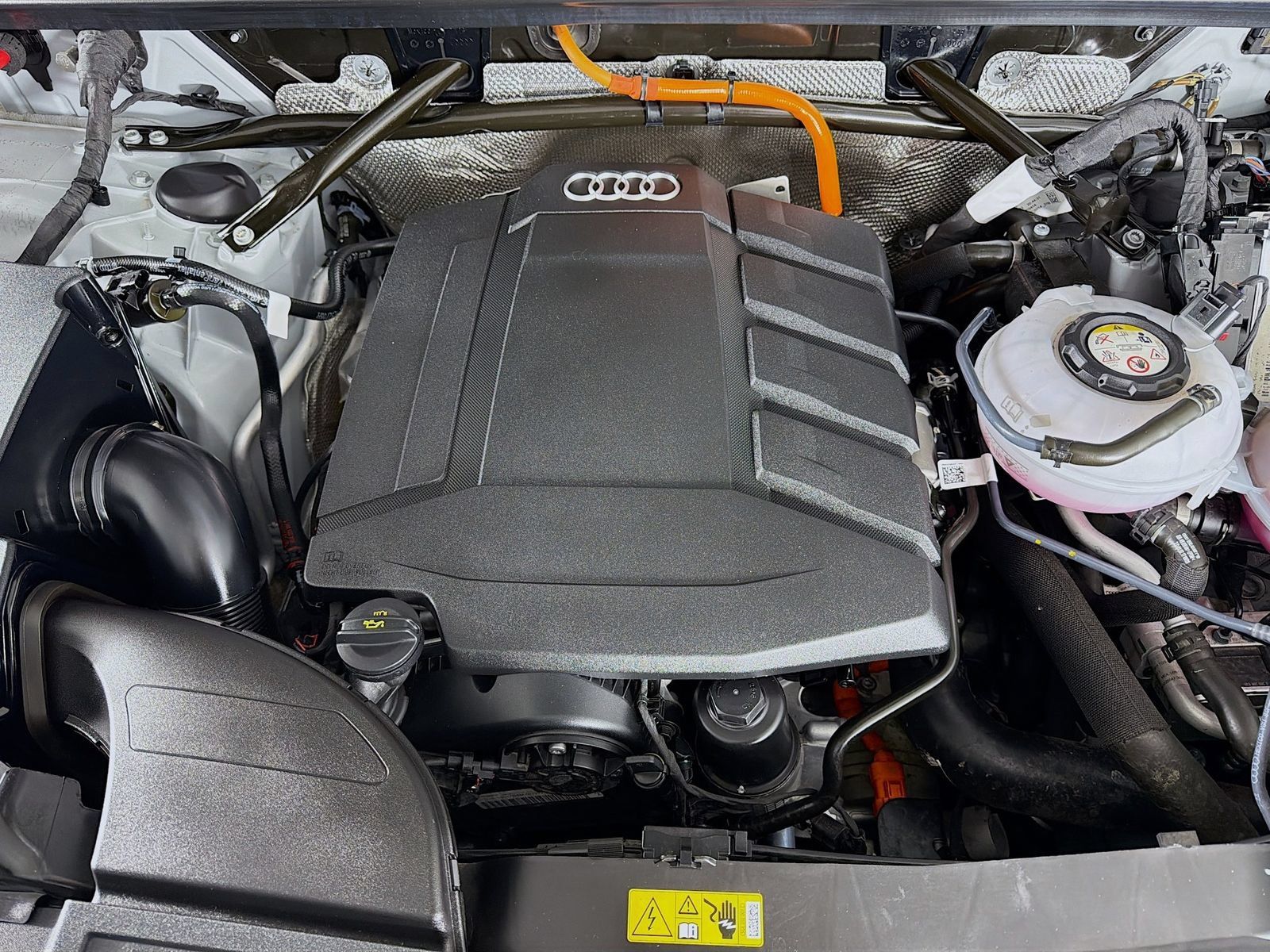 Used 2023 Audi Q5 e Premium Plus w/ Premium Plus Package AWD/4WD image 32