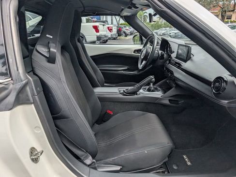 Used 2021 MAZDA MX-5 Miata RF Club RWD image 16