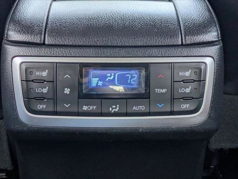 Used 2019 Toyota Highlander Limited Platinum AWD/4WD image 18