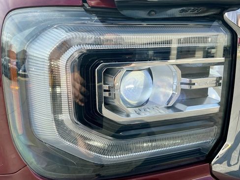 Used 2017 GMC Sierra 1500 Denali w/ Denali Ultimate Package image 11