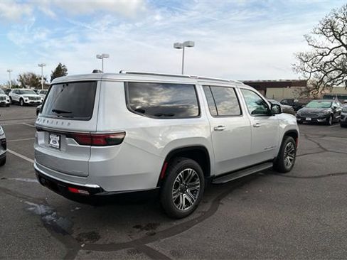 Used 2024 Jeep Wagoneer L Series II w/ Flexible Seating Group image 2