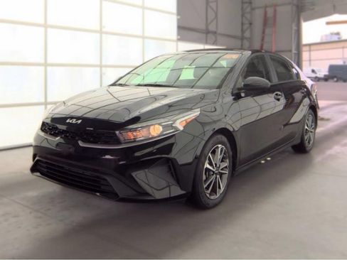 Used 2023 Kia Forte LXS FWD image 2