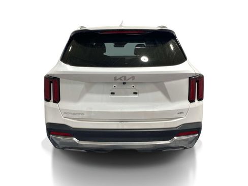 Used 2025 Kia Sorento EX FWD image 3