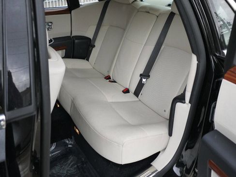 Used 2010 Rolls-Royce Ghost image 23