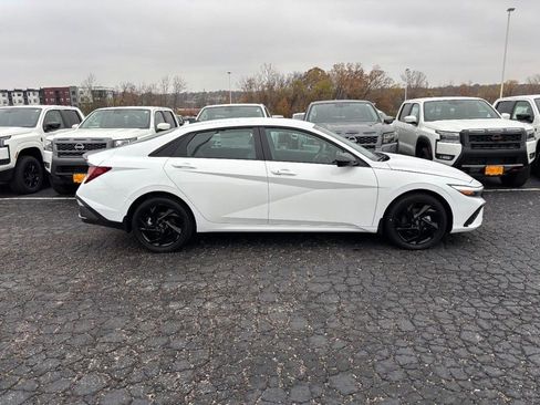 Used 2026 Hyundai Elantra Sport image 2