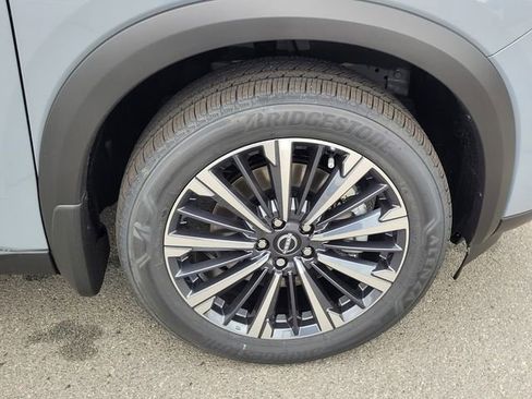 New 2026 Nissan Pathfinder Platinum AWD/4WD image 12