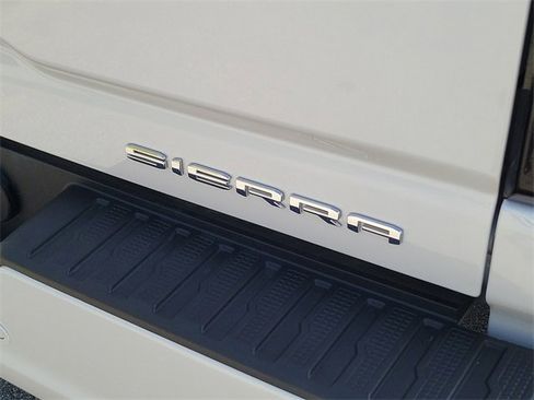 Used 2023 GMC Sierra 3500 Denali w/ Denali Ultimate Package image 5