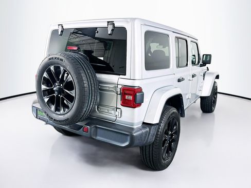 Used 2024 Jeep Wrangler Unlimited Sahara AWD/4WD image 9