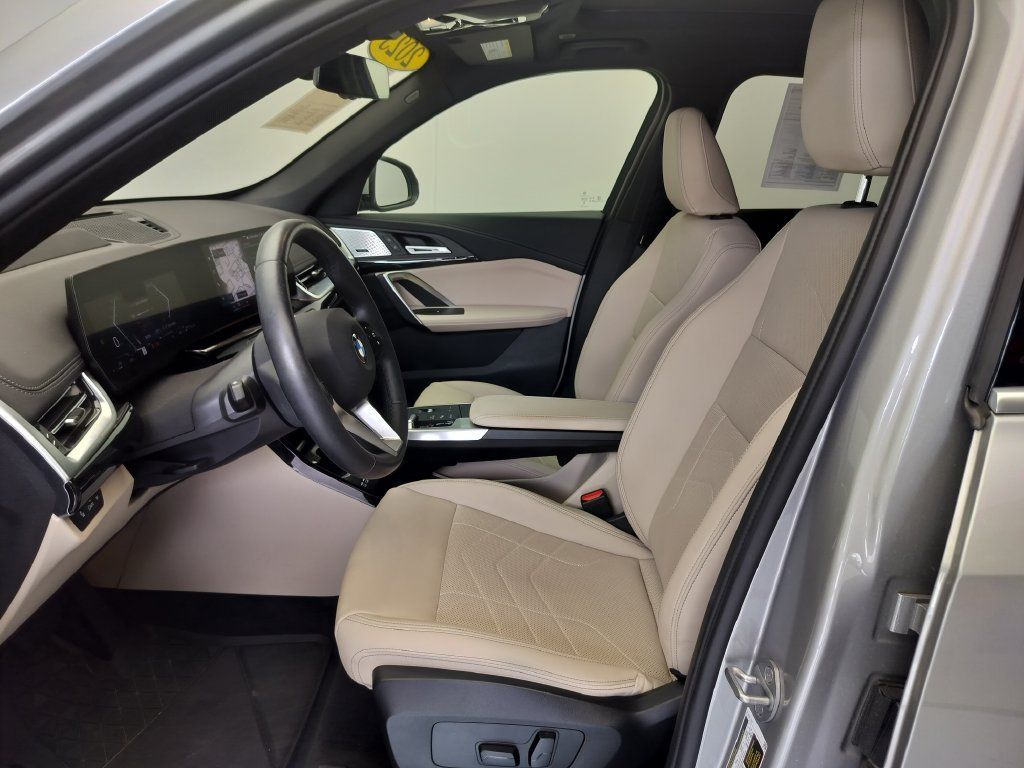 Used 2023 BMW X1 xDrive28i w/ Premium Package AWD/4WD image 8