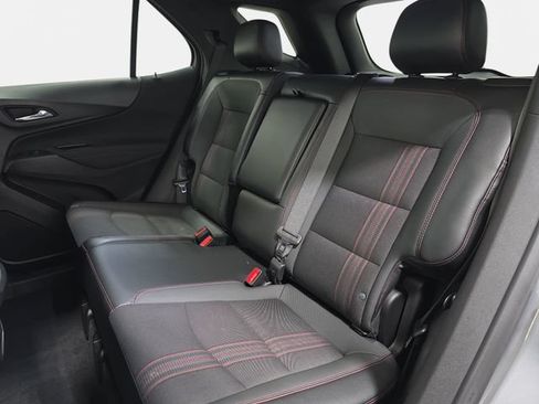 Used 2023 Chevrolet Equinox RS FWD image 13