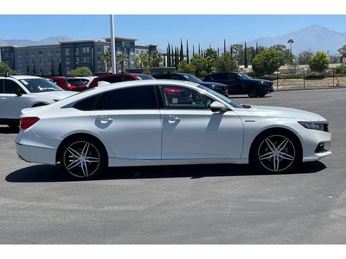 Certified 2022 Honda Accord Touring image 7