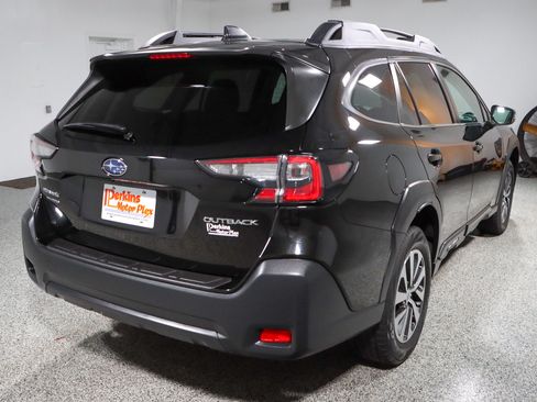 Used 2024 Subaru Outback Premium AWD/4WD image 7
