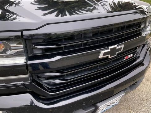 Used 2017 Chevrolet Silverado 1500 LTZ Z71 w/ LTZ Plus Package image 30
