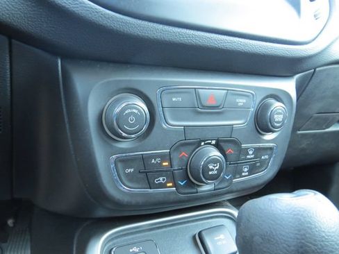 Used 2021 Jeep Compass Sport FWD image 23