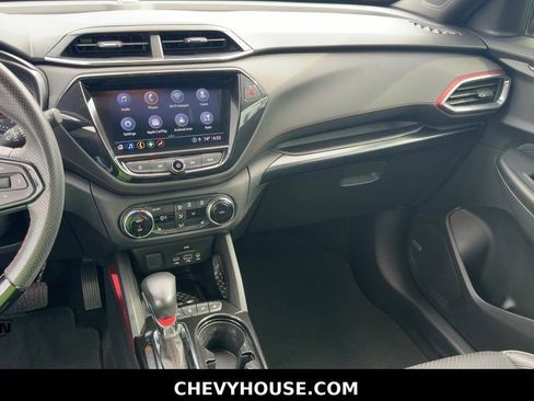 Used 2021 Chevrolet TrailBlazer RS w/ Technology Package FWD image 20