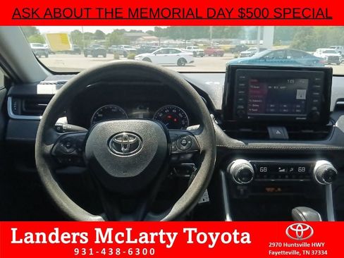 Used 2022 Toyota RAV4 LE AWD/4WD image 26