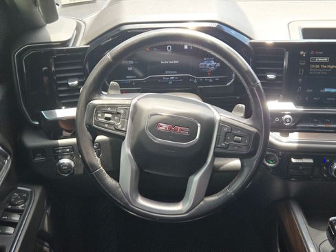 Used 2022 GMC Sierra 1500 SLT AWD/4WD image 18