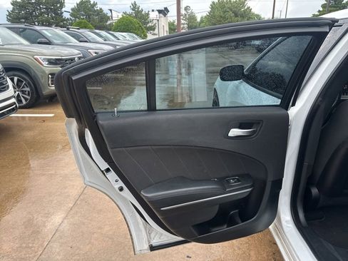 Used 2016 Dodge Charger SXT RWD image 14