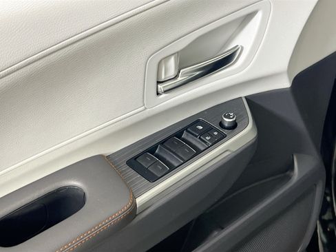Used 2022 Toyota Sienna XSE AWD/4WD image 17