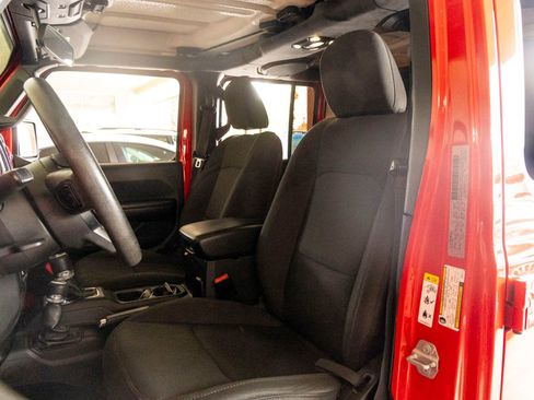 Used 2019 Jeep Wrangler Unlimited Sport image 13