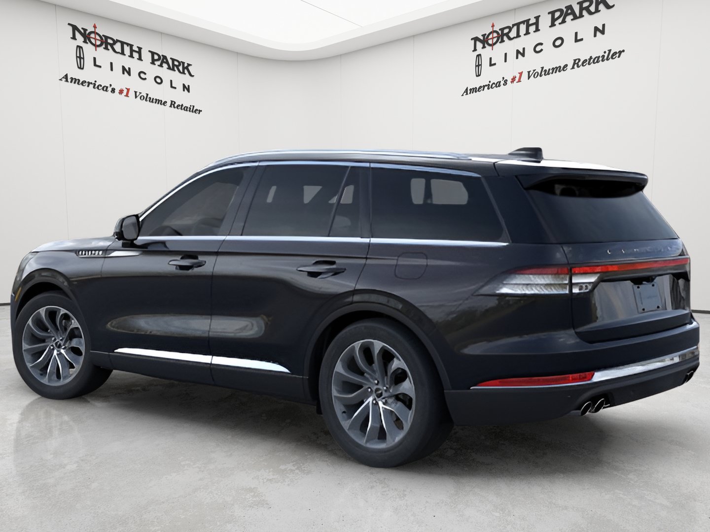 Used 2026 Lincoln Aviator 2WD image 3