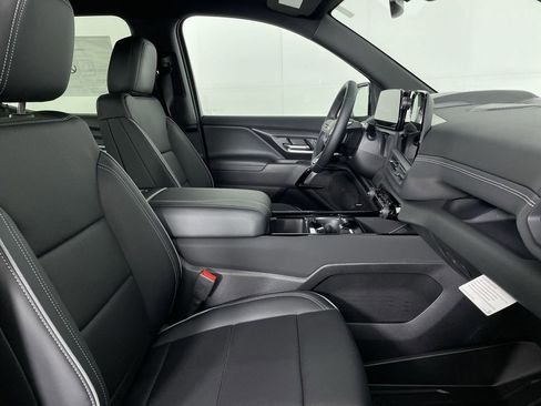 New 2025 Chevrolet Silverado EV LT image 29