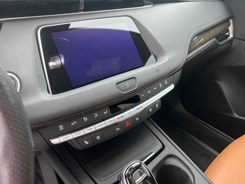 Used 2020 Cadillac XT4 Sport image 21