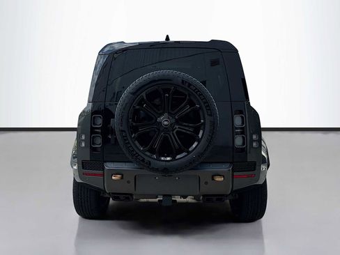 Used 2025 Land Rover Defender 110 AWD/4WD image 4