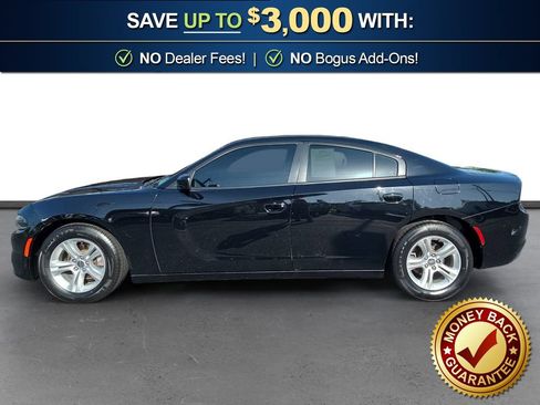 Used 2019 Dodge Charger SXT w/ Leather Interior Group RWD image 2