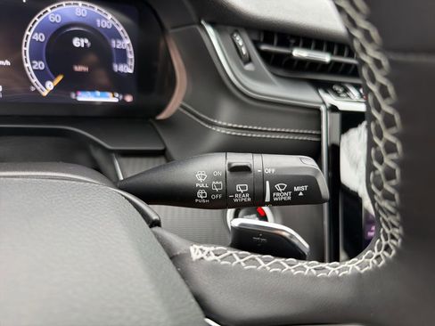 Certified 2025 Jeep Grand Cherokee Laredo X w/ Luxury Tech Group I AWD/4WD image 19