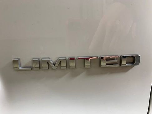 Used 2019 Jeep Cherokee Limited w/ Trailer Tow Group image 36