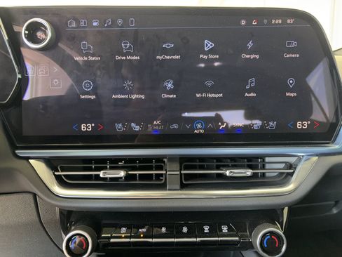 Used 2025 Chevrolet Equinox EV LT w/ Convenience Package II FWD image 14