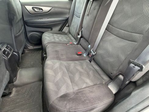 Used 2014 Nissan Rogue S image 19