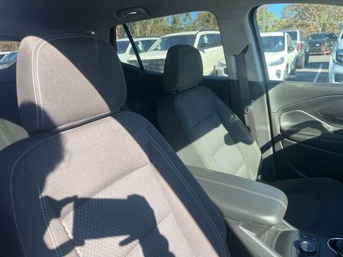 Used 2024 GMC Terrain SLE w/ Driver Convenience Package image 6