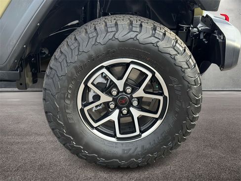 Used 2025 Jeep Wrangler Unlimited Rubicon image 7