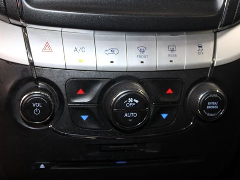 Used 2018 Dodge Journey GT FWD image 42