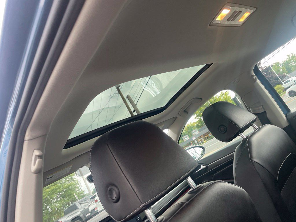 Used 2019 Volkswagen Jetta SEL FWD image 18