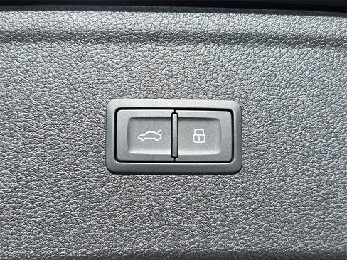 Certified 2025 Audi Q5 2.0T Premium Plus w/ Premium Plus Package image 13