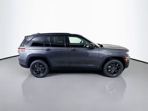 New 2025 Jeep Grand Cherokee Limited image 8
