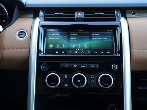 Used 2017 Land Rover Discovery HSE Luxury image 13