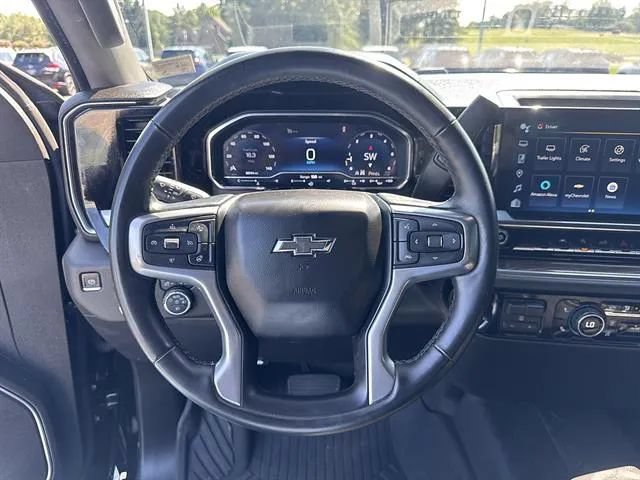 Used 2023 Chevrolet Silverado 1500 RST w/ Z71 Off-Road Package AWD/4WD image 10